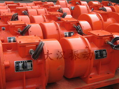 YZS振動電機(jī)：加裝防護(hù)外殼，密封性強(qiáng)不易損壞。